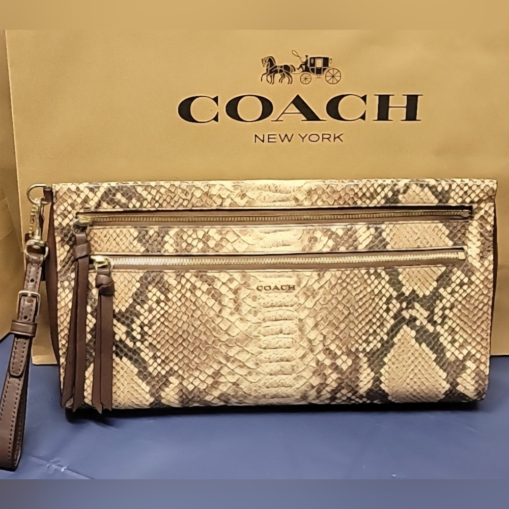COACH MADISON CLUTCH/WRISTLET